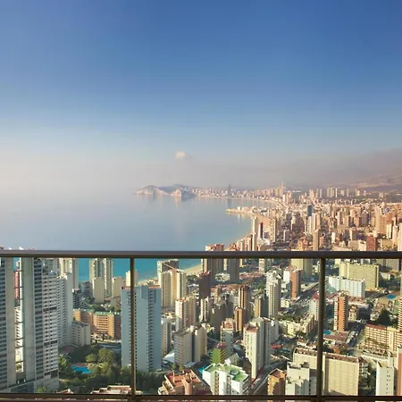 Skyscraper With Panoramic Views - Floor 38 *