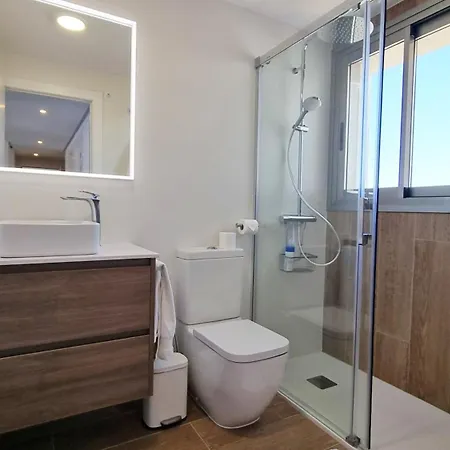 Skyscraper With Panoramic Views - Floor 38 *