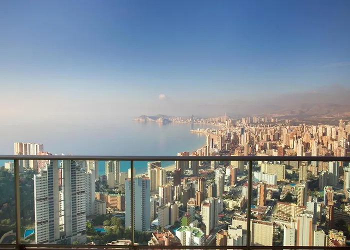 Skyscraper With Panoramic Views - Floor 38 *