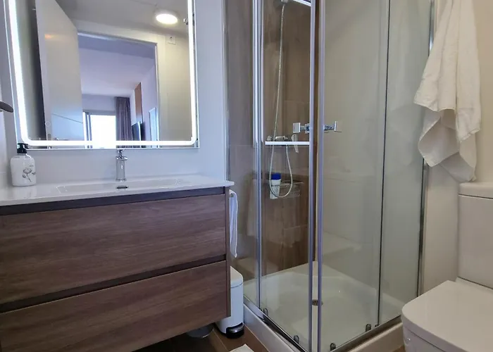 Skyscraper With Panoramic Views - Floor 38 *